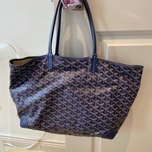 Navy blue small goyard bag.